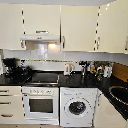 Casa Palmera 3 Only 150 Metres To The Beach, Heated Pool, Wifi, Sat-tv, Balcony 阿罗纳