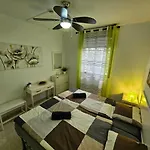 Casa Palmera 3 Only 150 Metres To The Beach, Heated Pool, Wifi, Sat-tv, Balcony Apartamento