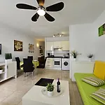 Casa Palmera 3 Only 150 Metres To The Beach, Heated Pool, Wifi, Sat-tv, Balcony Apartamento *